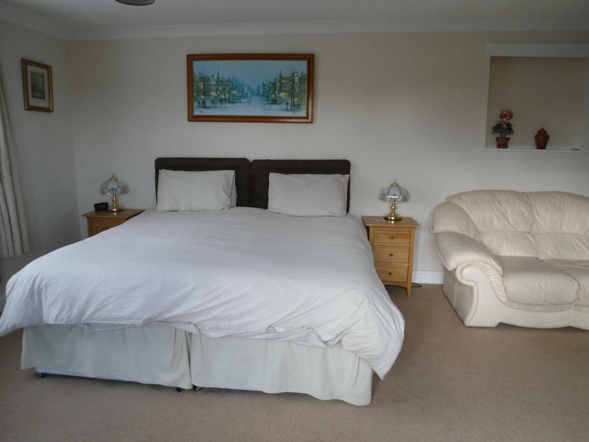 Harvest Home Guest House ทาวิสต็อก ภายนอก รูปภาพ
